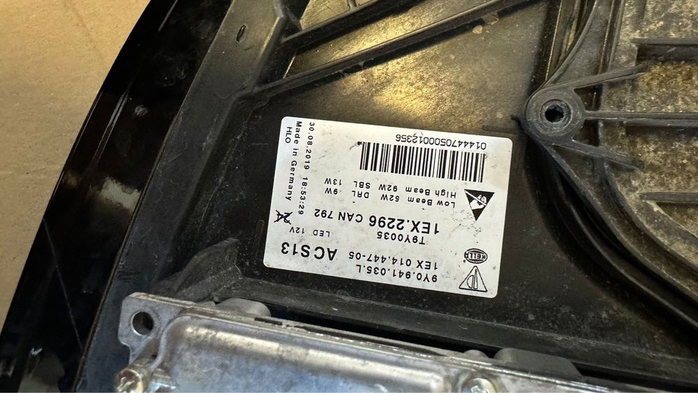 Far stanga Porsche Cayenne 9Y0 dupa 2018 cod piesa 9Y0941035L