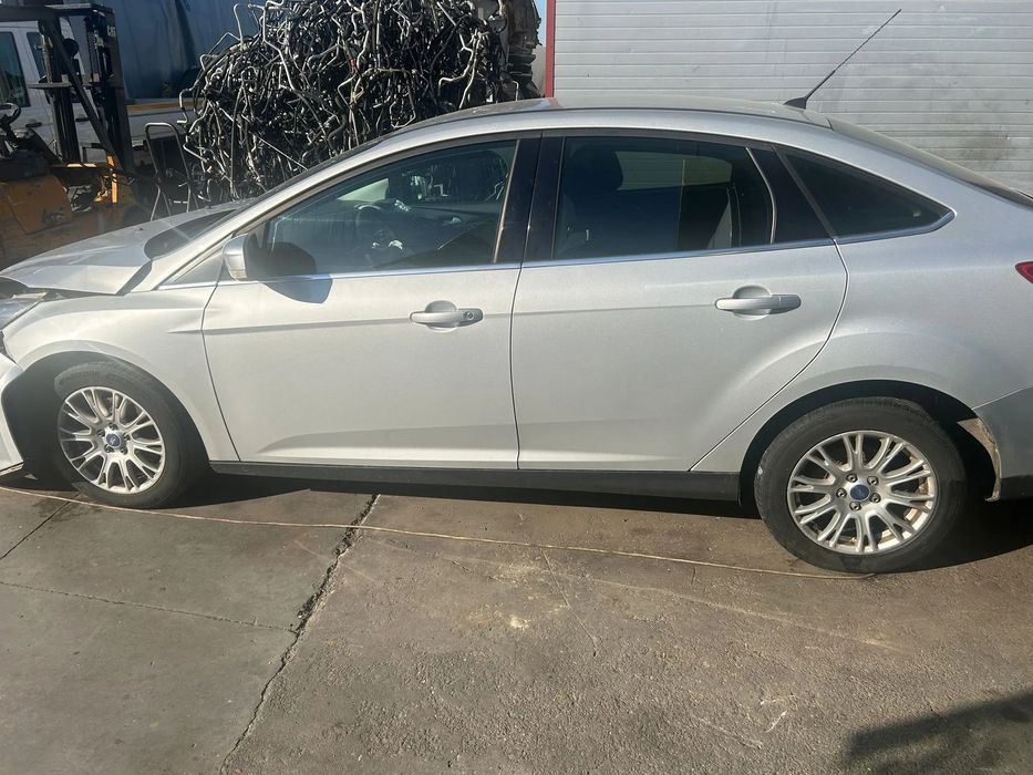 Usa fata /spate Ford focus ecoboost