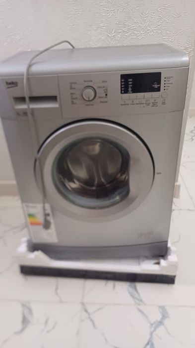 Холодильник, автомат машинка сатылады