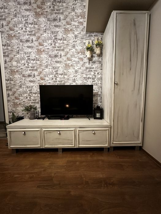 Тв шкаф от две части