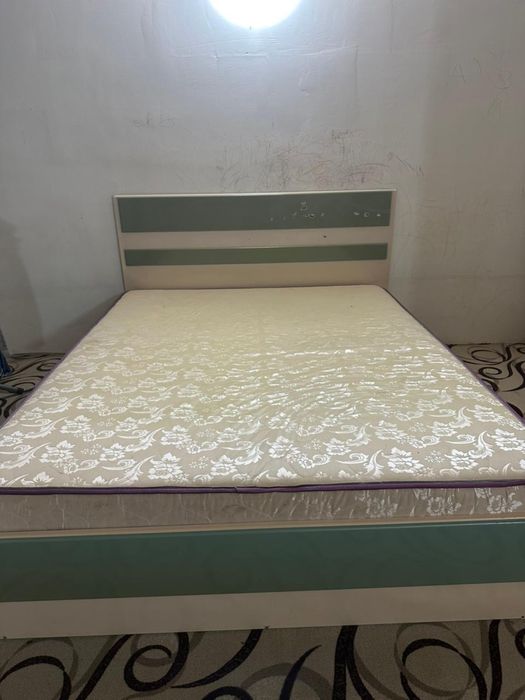 Кровать двуспальная