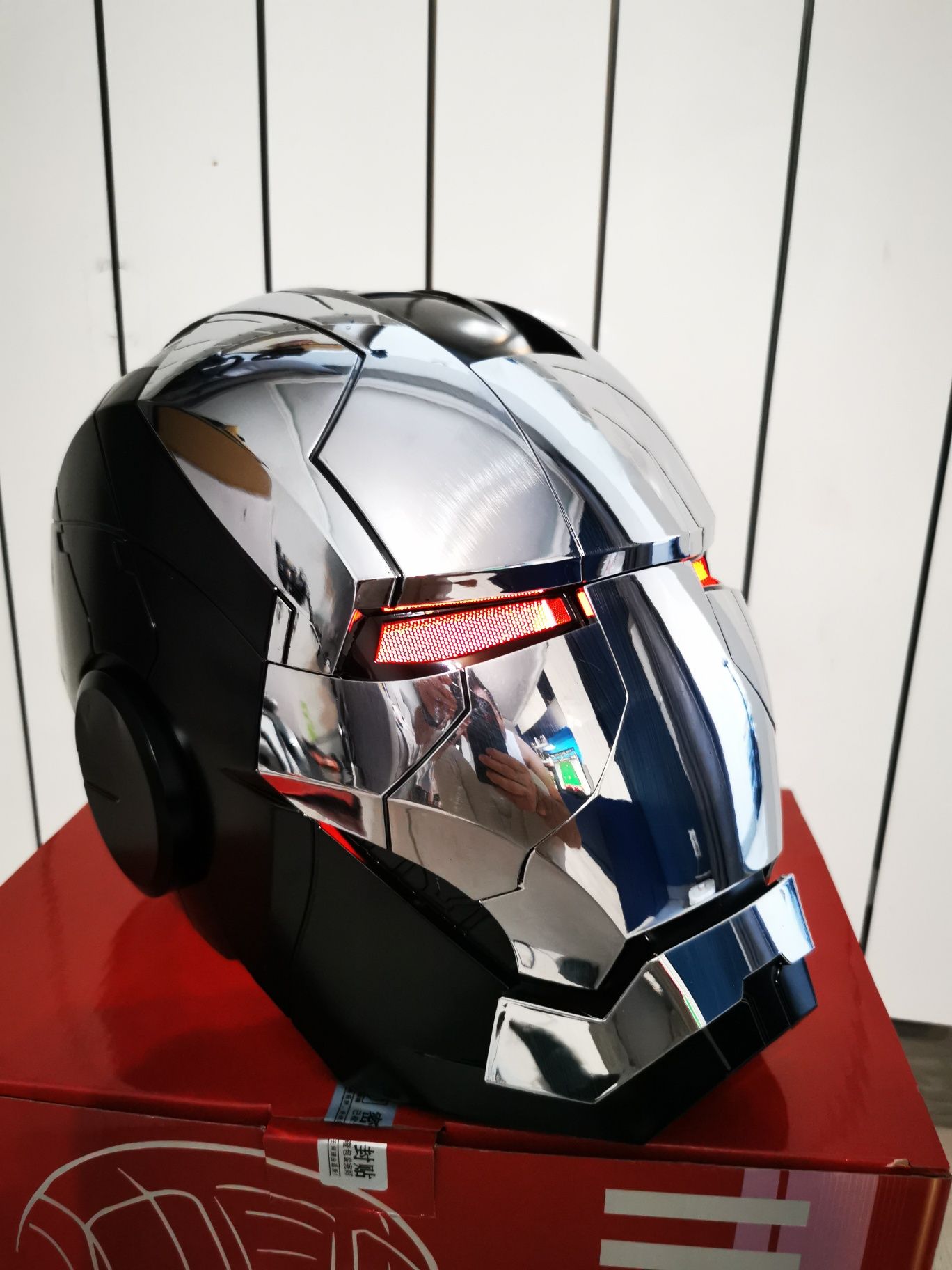 Masca electrica Iron Man noua roșie/neagra comenzi vocale curier