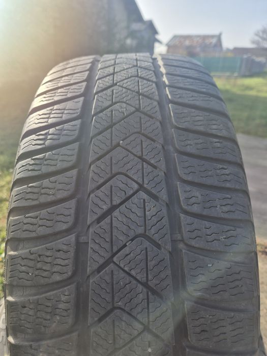 Anvelope iarna Pireli R17
