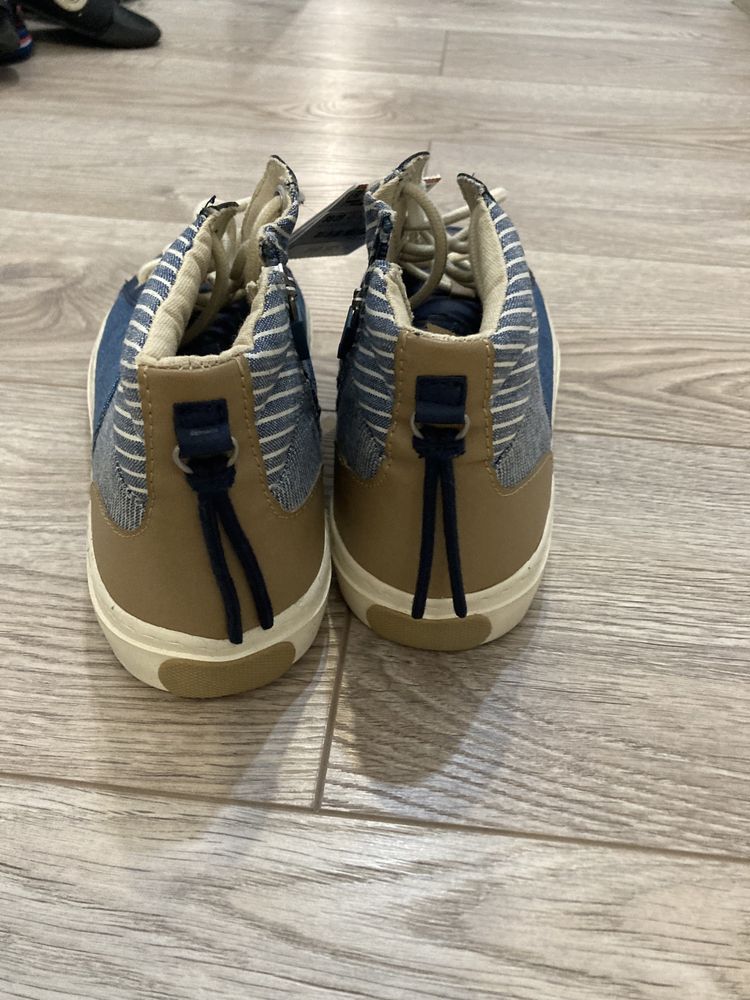 Спортни обувки adidas и zara