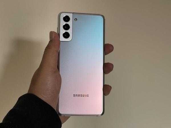 samsung S21+ 8/256 obmen naxtgayam sotiladi