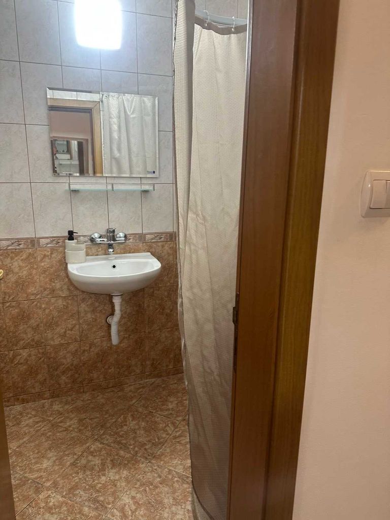 Дава се под наем Тристаен апартамент в Бургас, Център - 80 кв.м за 280.5 € - Снимка #15