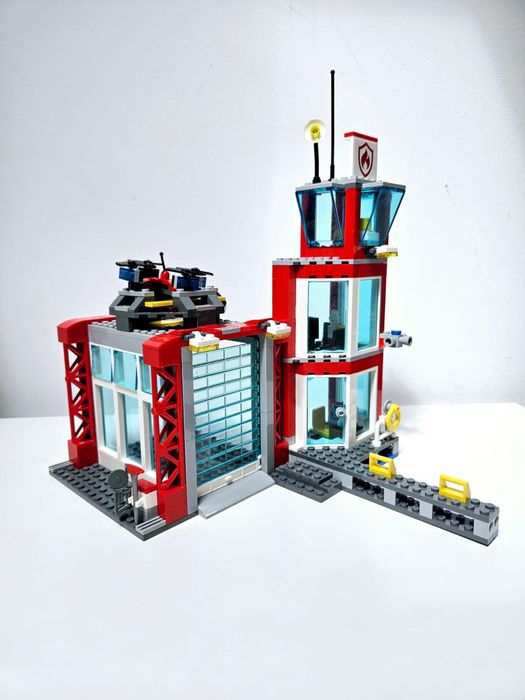 Lego City 60215 - Fire Station (2019)