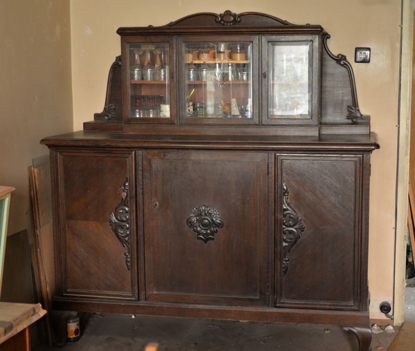 Бюфет антика с витрина