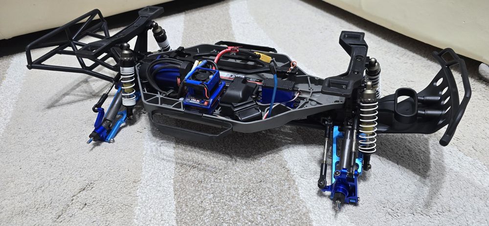 Automodel Traxxas Monster Slash 4x4