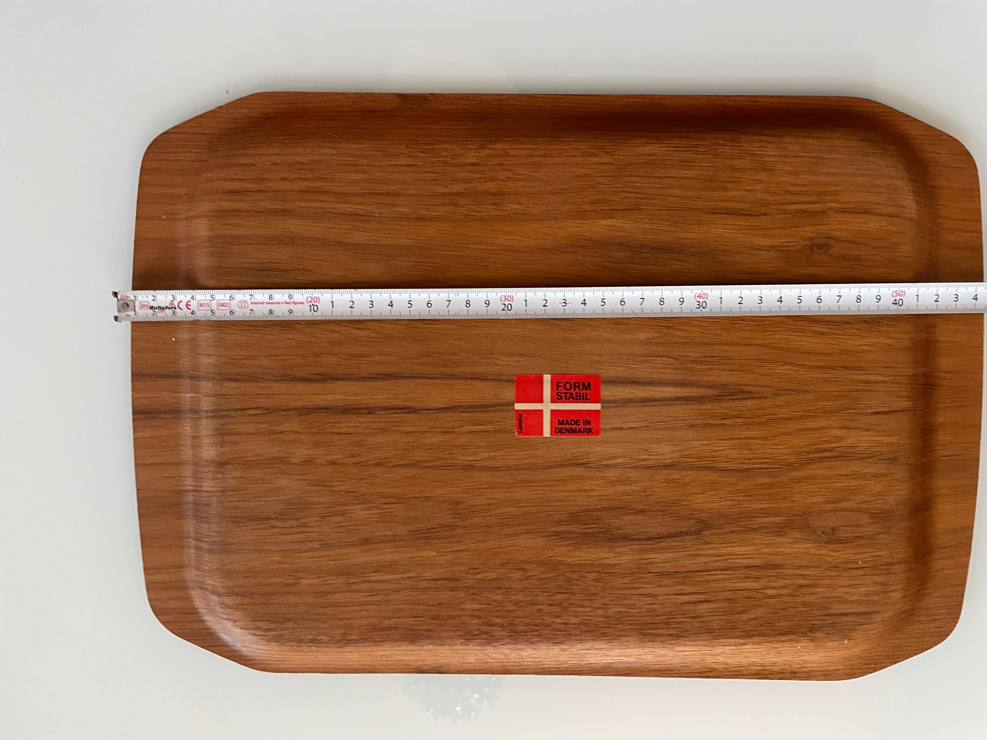 tava platou de servit Danemarca design candinav anii 1960 lemn de tec