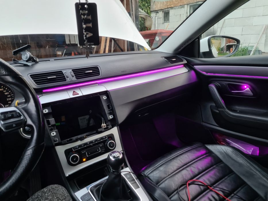 Montaj lumini ambientale retrofit auto