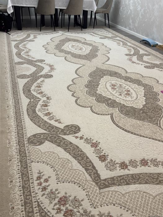 Продам ковер в хорошем состоянии