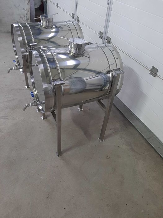 Butoaie din inox pentru vin