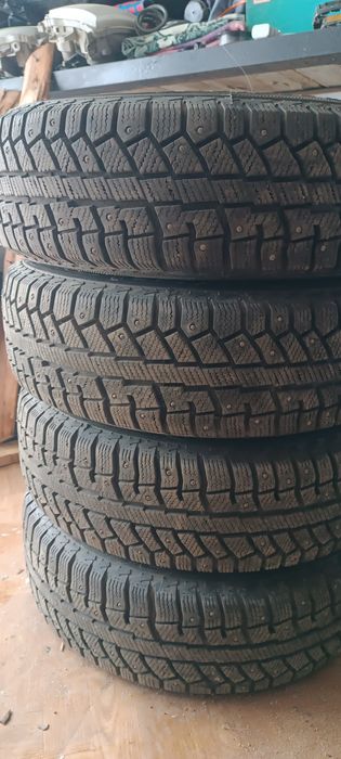Продам зимнюю резину 185/65R15