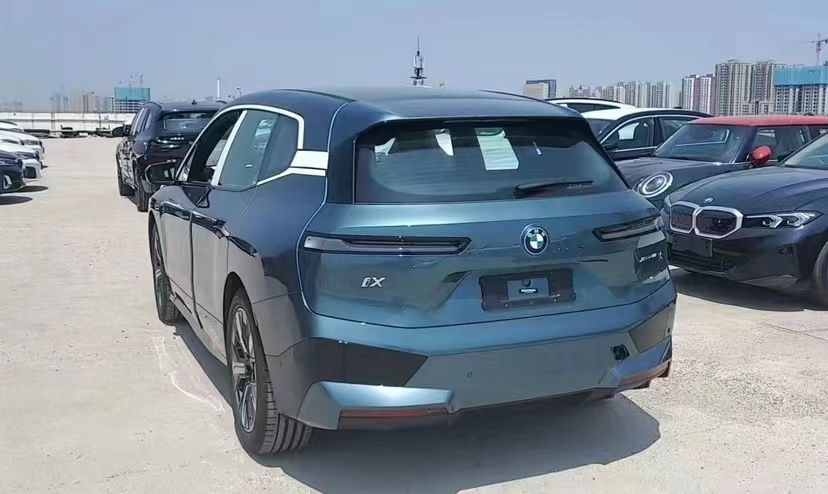 BMW iX xDrive40. Срочно скидочная цена