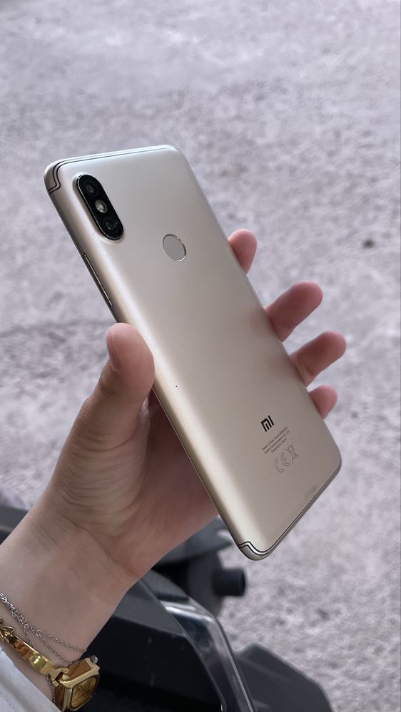 Redmi S2 sotiladi b/u