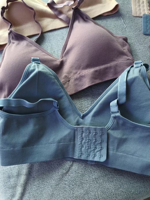 Set 4 sutiene noi fără sârme și cu bureți detașabili L