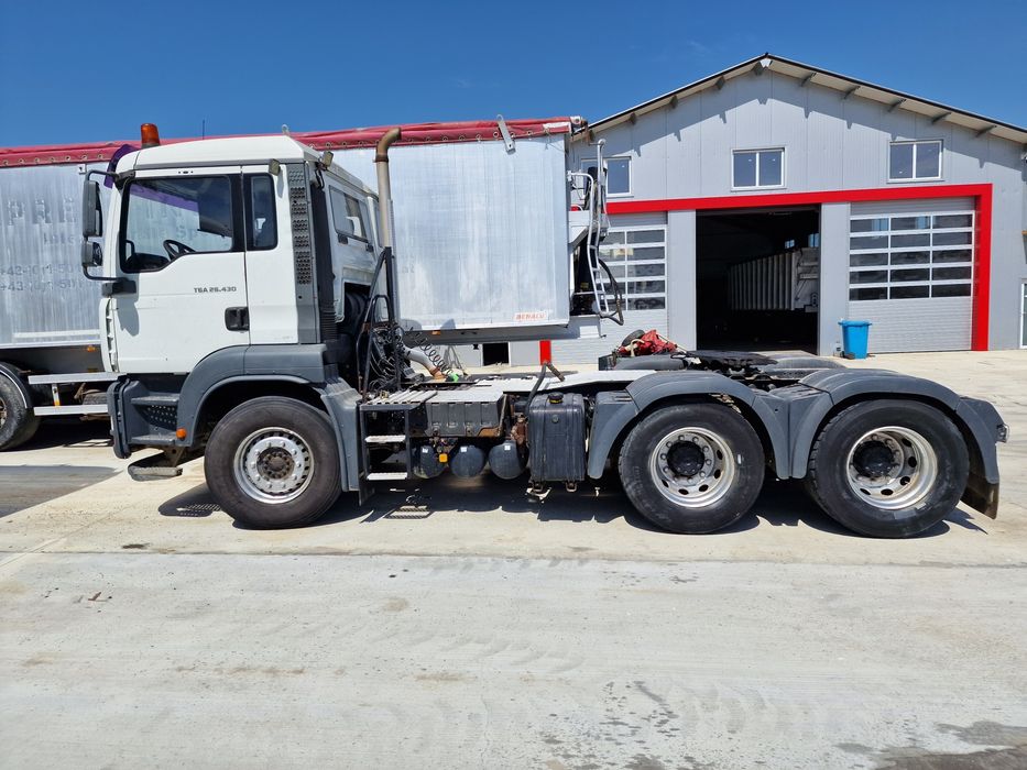 Cap tractor echipat sararita dezapezire