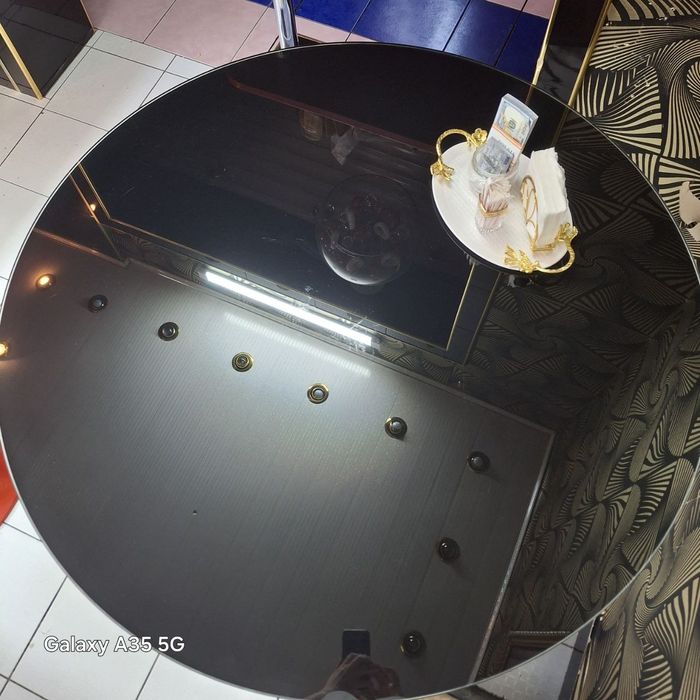 Обеденный стол для зала кухни