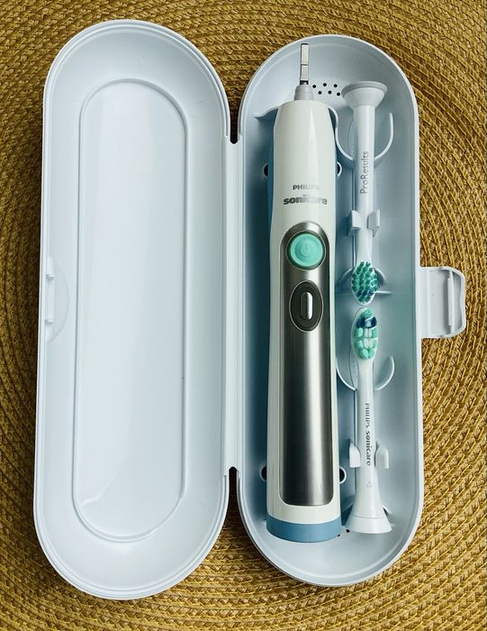 PHILIPS SONICARE Резервни Четки/Глави, Кутия/Калъф + Четка за Части