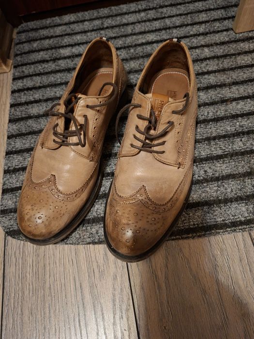 Vând cizme de piele marimea 41 si pantofi de toamna târzie  Hilfiger!