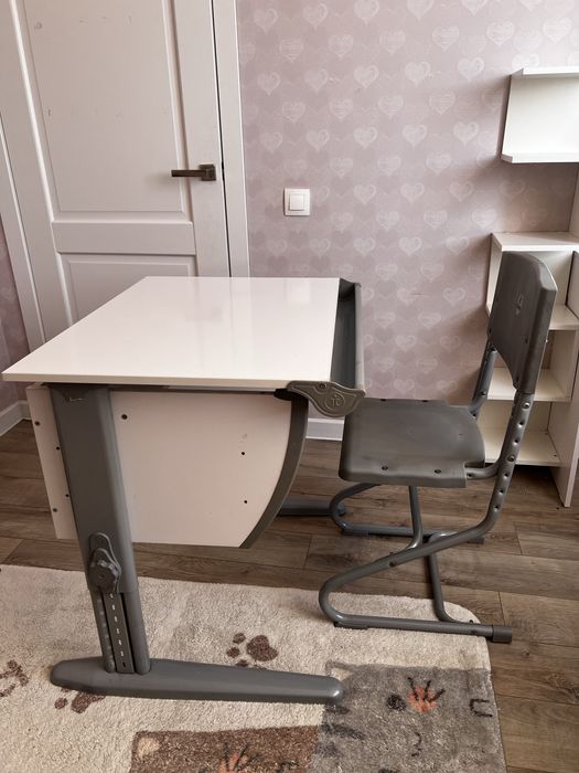 Растущий стол и стул