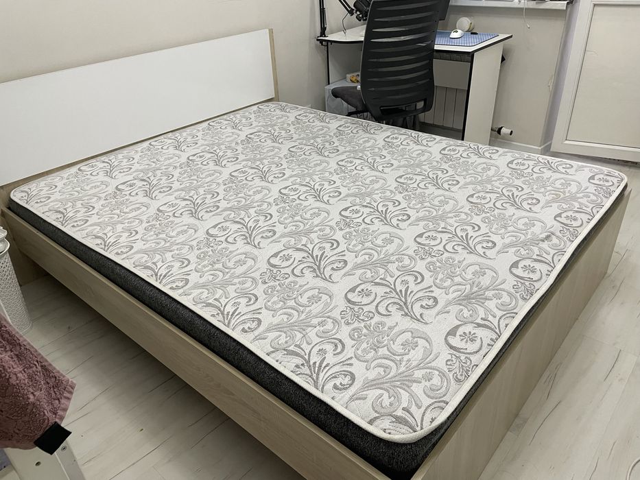 Двухспальняя кровать с ортопедическим матрасом недорог