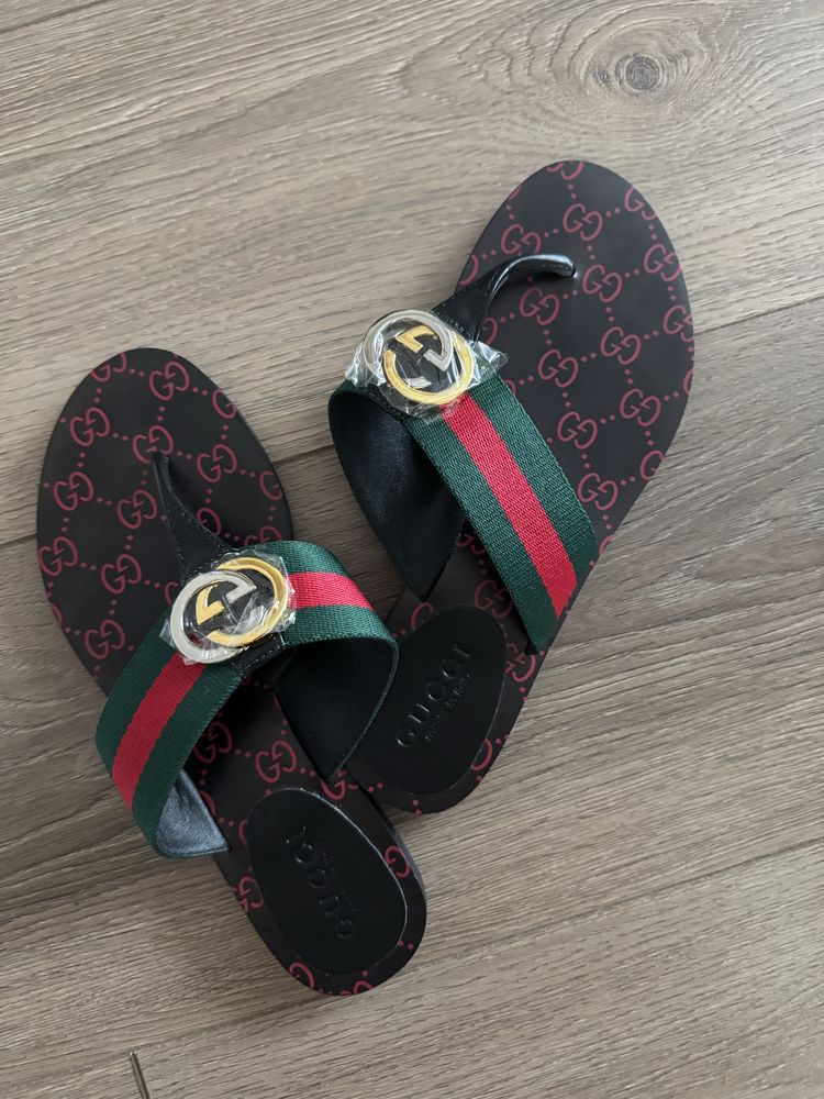 Шлепки Gucci новые с пыльником