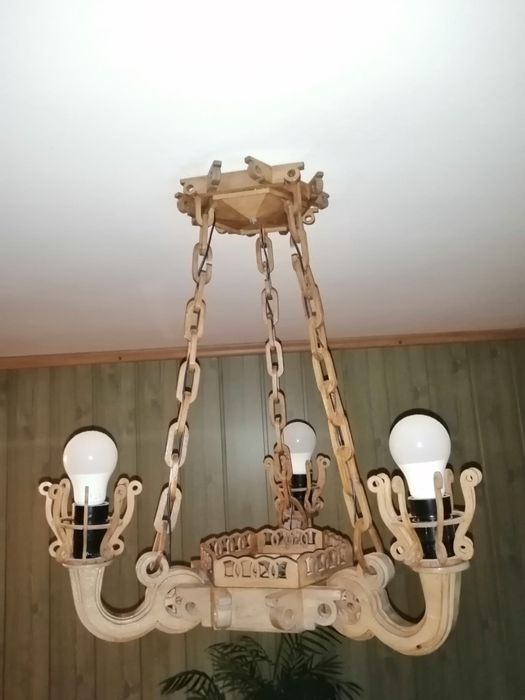 Lămpi unicat din lemn
