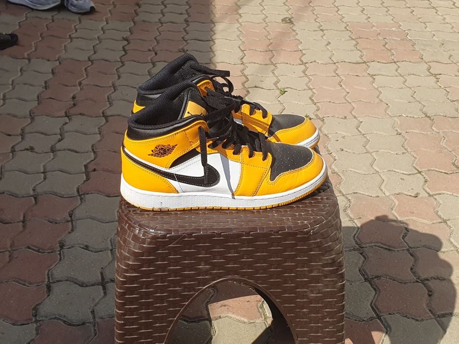 Nike Air Jordan 1 Mid TAXI (mărimea 40)