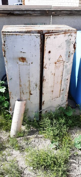 Продается бочки и шкаф, шланга вакуум машины