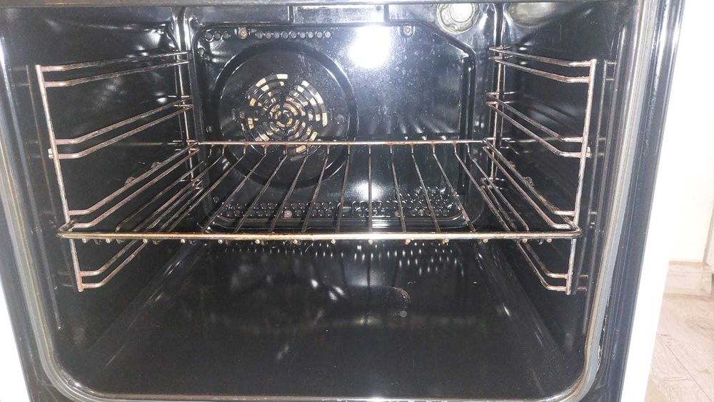 Vand aragaz Electrolux mixt: plita gaz si cuptor electric