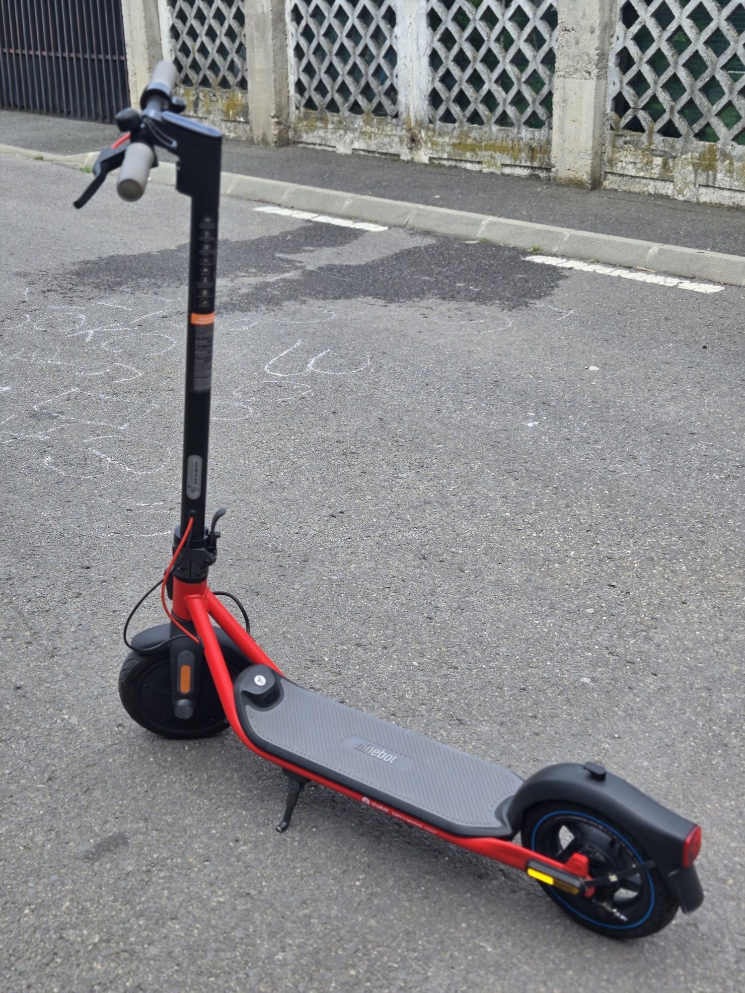 Trotineta electrica Ninebot KickScooter D38E