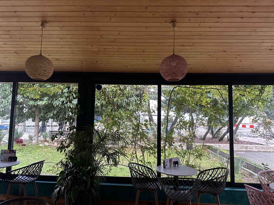 Дървен навес с плъзгаща немска дограма