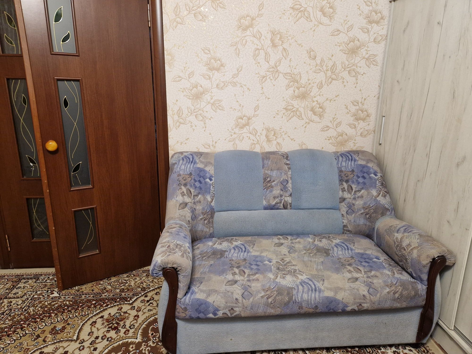 Диван с креслами
