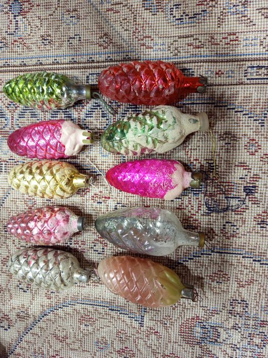 Продам  елочные игрушки СССР, набор шишки и шары, разные фигурки