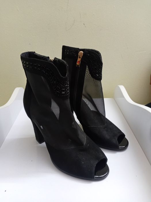 Pol sapog sotiladi zamsh