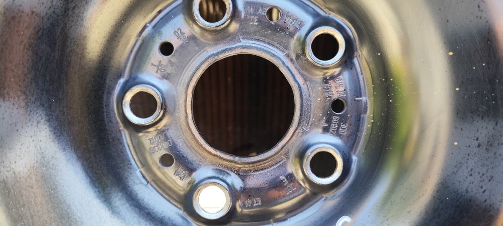 Roti iarna R16 originale passat B8