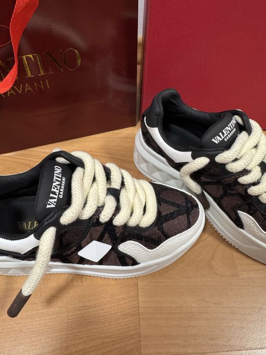 Обувки Valentino