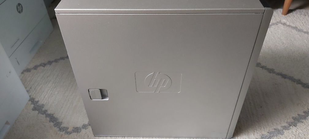 Vand desktop HP Z400 ( x2 placi video)