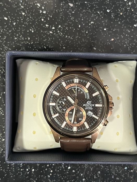 Часовник Casio Edifice EFV-530G-25VVEF