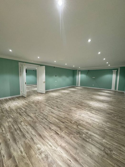 Сдаётся участок под офис Гостиница Россия