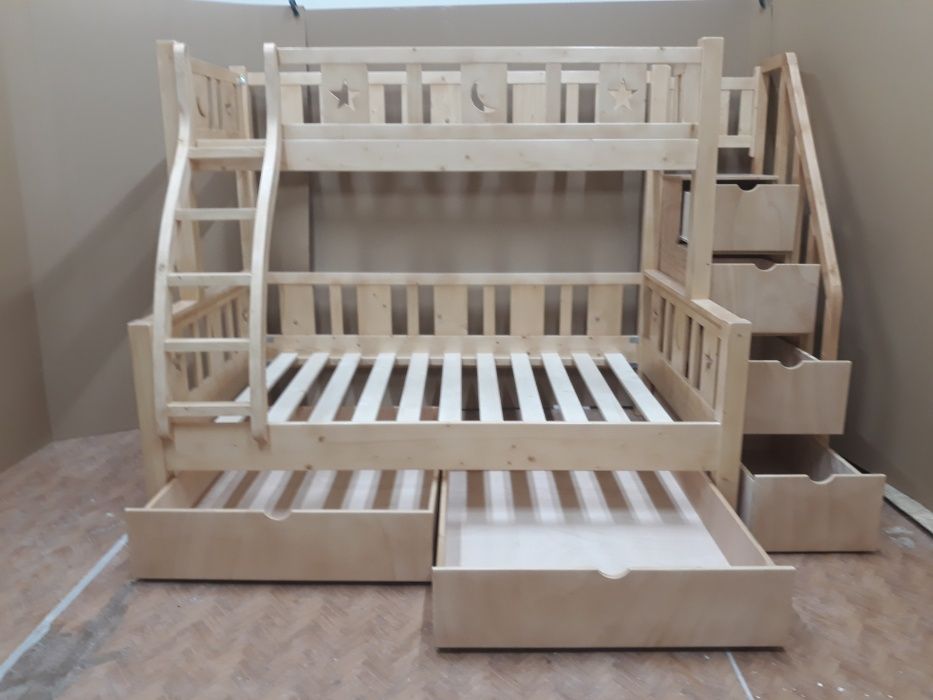 TRANSPORT GRATUIT.Pat etajat din lemn masiv.Cod 3503
