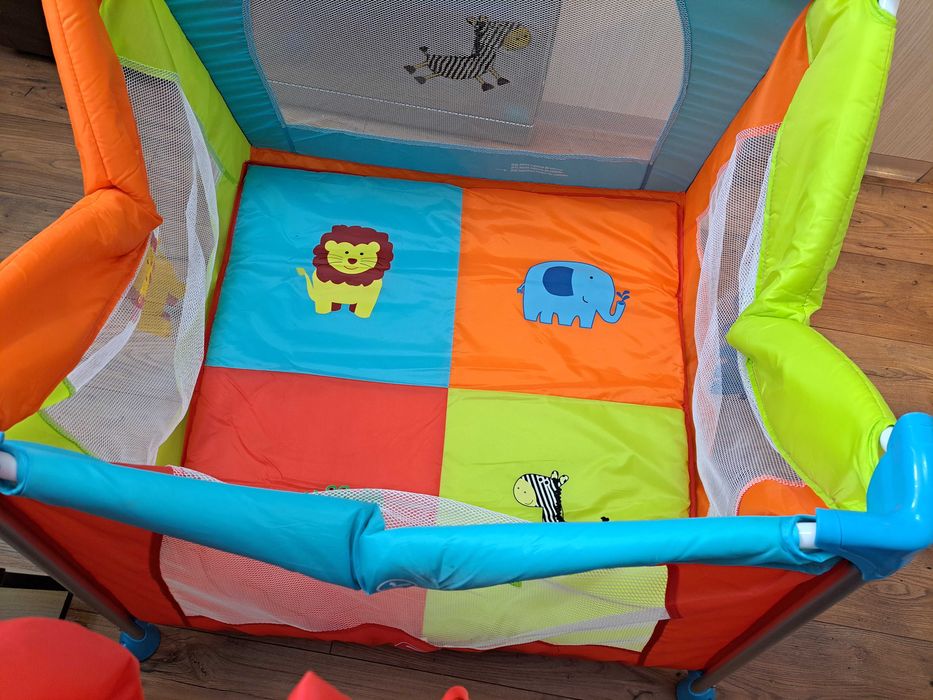 Țarc de joacă pentru copii