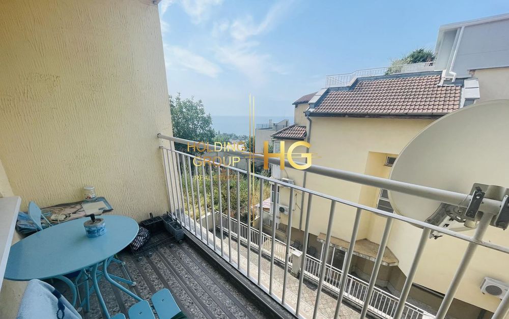 Продава се Тристаен апартамент в Варна, Бриз - 105 кв.м за 1476 €/кв.м - Снимка #2