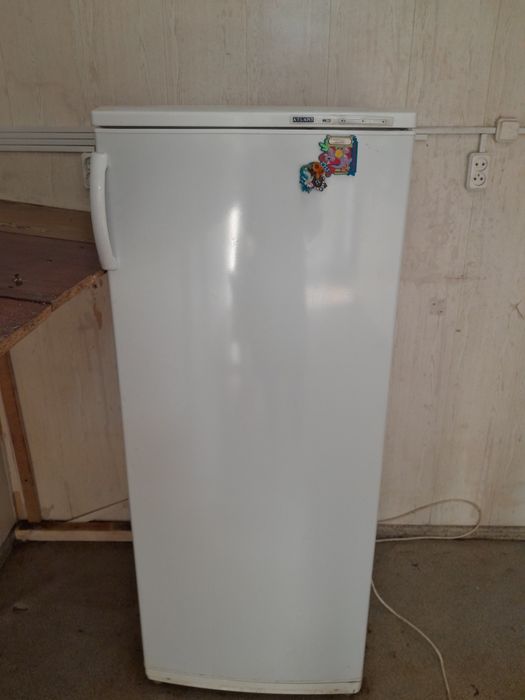 Белый холодильник