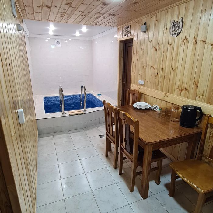 Семейная баня с бассейном