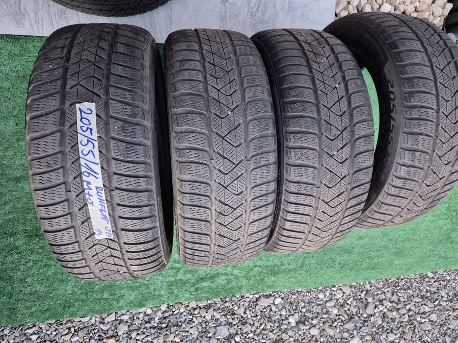 Vând cauciucuri 205/55/16 M+S // Runflat// Pirelli  set complet