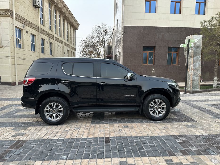 Treblezr sotiladi 1 qol ozimmi moshinam