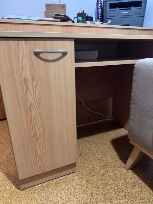 Продавам учебно бюро